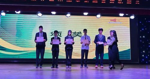唇枪舌剑展风采 凝心聚力再前行——合肥四十五中橡树湾辩论队斩获庐阳区赛冠军