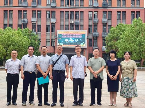 市局专家莅临调研教学  智慧课堂引领数字化转型